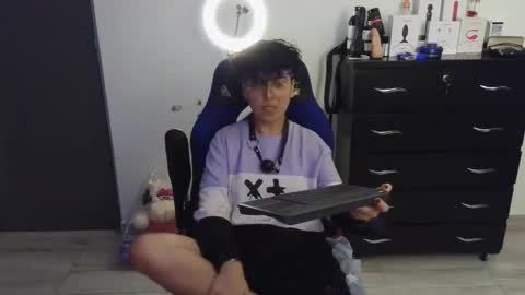 Snapshot of thomascooper_cams chatting on February 24, 2025, 3:02 am VALERIA online show from February 24, 2025, 3:02 am