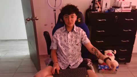 Snapshot of thomascooper_cams chatting on March 3, 2025, 9:48 pm VALERIA online show from March 3, 2025, 9:48 pm