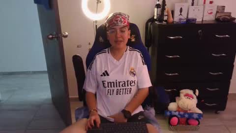 Snapshot of thomascooper_cams chatting on March 4, 2025, 7:54 pm VALERIA online show from March 4, 2025, 7:54 pm