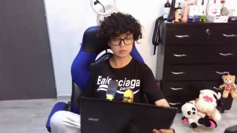 Snapshot of thomascooper_cams chatting on September 17, 2025, 7:26 pm VALERIA online show from September 17, 2025, 7:26 pm