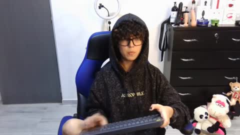 Snapshot of thomascooper_cams chatting on September 20, 2025, 8:10 pm VALERIA online show from September 20, 2025, 8:10 pm