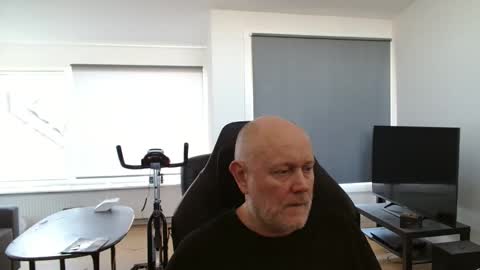 thomash32 online show from September 28, 2025, 11:26 am