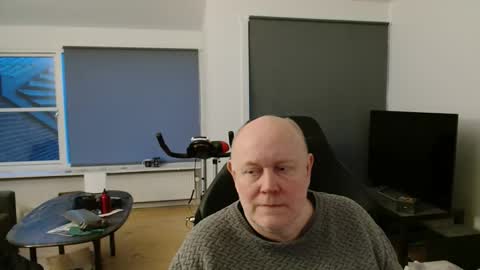 thomash32 online show from November 18, 2025, 6:40 am