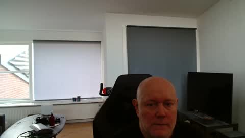 thomash32 online show from November 22, 2025, 10:14 am