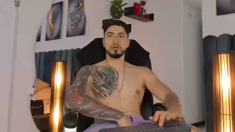 Snapshot of thomasmarzo1 chatting on September 26, 2025, 3:49 pm sweetfit boy online show from September 26, 2025, 3:49 pm