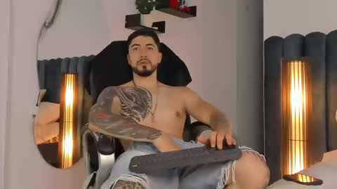 Snapshot of thomasmarzo1 chatting on September 29, 2025, 5:40 pm sweetfit boy online show from September 29, 2025, 5:40 pm