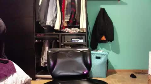 Snapshot of throatfucker2000 chatting on January 19, 2025, 11:10 pm throatfucker2000 online show from January 19, 2025, 11:10 pm