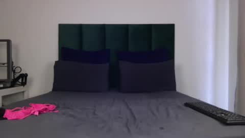 Snapshot of throatgoat2121 chatting on October 25, 2025, 8:22 am throatgoat2121 online show from October 25, 2025, 8:22 am