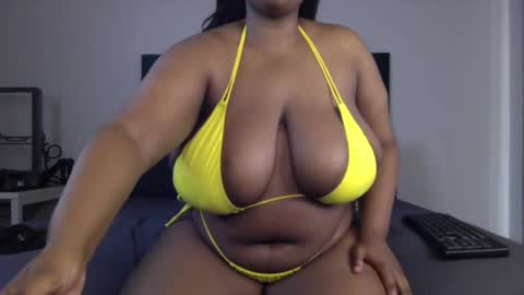 Snapshot of throatgoat2121 chatting on November 17, 2025, 6:19 am throatgoat2121 online show from November 17, 2025, 6:19 am