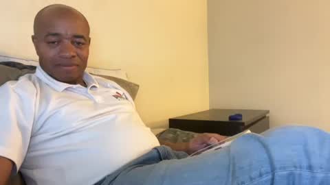 austin xzandros online show from October 16, 2025, 12:11 am