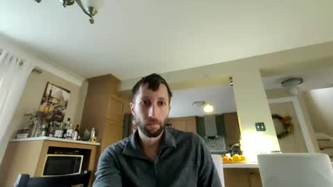 throwawayafteruse20202 online show from September 25, 2025, 4:11 pm