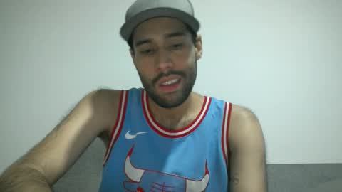 Snapshot of throwawayyourgun chatting on December 6, 2024, 7:23 pm Luka online show from December 6, 2024, 7:23 pm