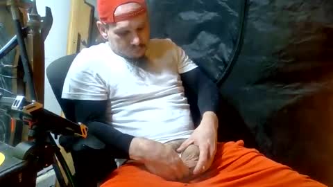 Snapshot of thunder8u42 chatting on October 19, 2025, 8:26 am thunder8u42 online show from October 19, 2025, 8:26 am