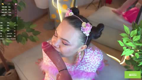 Snapshot of thunder_suck chatting on October 30, 2025, 8:27 am Brittney online show from October 30, 2025, 8:27 am