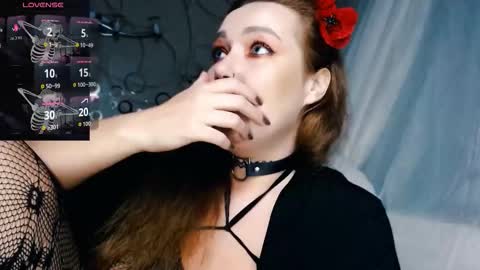 Snapshot of tia_meow chatting on October 30, 2025, 8:09 pm tiameow online show from October 30, 2025, 8:09 pm