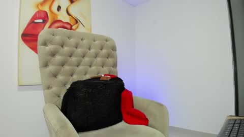 Snapshot of tiago_hannah chatting on December 4, 2025, 9:29 am carolina online show from December 4, 2025, 9:29 am