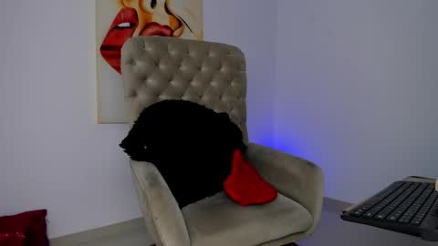 Snapshot of tiago_hannah chatting on December 14, 2025, 12:05 am carolina online show from December 14, 2025, 12:05 am