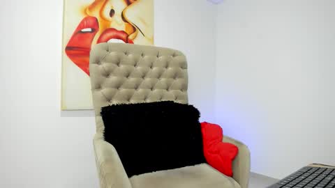 Snapshot of tiago_hannah chatting on December 19, 2025, 9:27 am carolina online show from December 19, 2025, 9:27 am