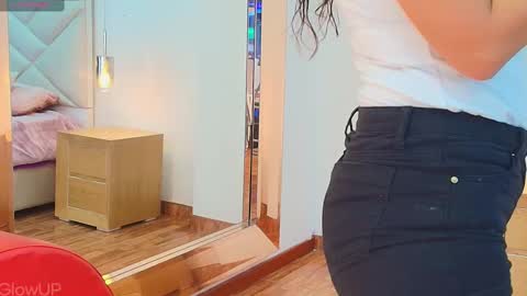 tiana_rosse_ online show from March 7, 2025, 12:01 pm