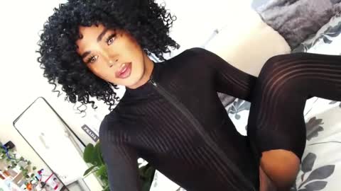 Snapshot of tiara_perezx chatting on February 7, 2025, 3:12 am Sam online show from February 7, 2025, 3:12 am