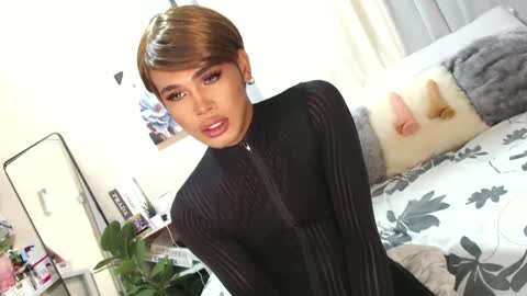 Snapshot of tiara_perezx chatting on February 8, 2025, 7:48 am Sam online show from February 8, 2025, 7:48 am