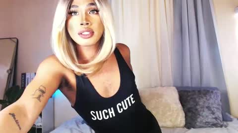 Snapshot of tiara_perezx chatting on February 25, 2025, 5:19 am Sam online show from February 25, 2025, 5:19 am