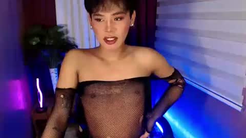 Snapshot of tiara_perezx chatting on September 11, 2025, 9:31 am Sam online show from September 11, 2025, 9:31 am