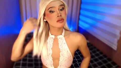 Snapshot of tiara_perezx chatting on October 8, 2025, 2:47 pm Sam online show from October 8, 2025, 2:47 pm