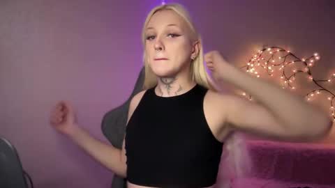 Amira online show from November 5, 2025, 9:42 am