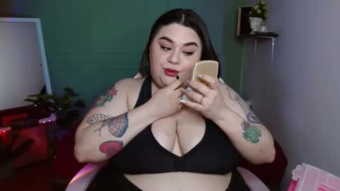 dont forget ask for custom vids  online show from December 29, 2024, 6:56 am