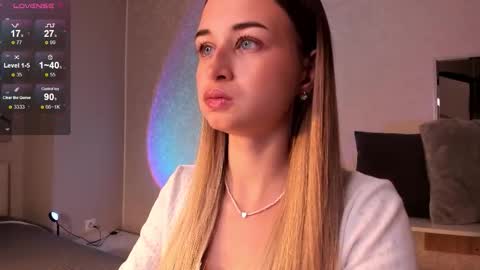 Tiffany online show from October 13, 2025, 1:22 pm