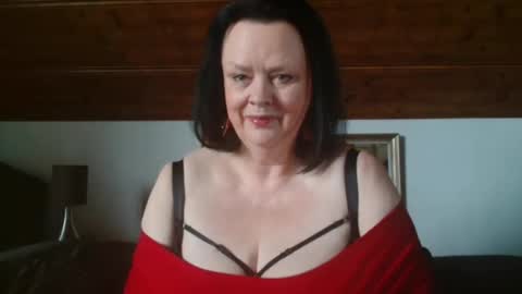 TiffanyMature online show from September 28, 2025, 2:11 pm