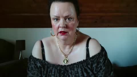 TiffanyMature online show from November 7, 2025, 8:58 am