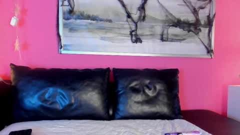 Snapshot of tiffanysuarez_ chatting on October 30, 2025, 9:15 pm Stefany Suarez online show from October 30, 2025, 9:15 pm