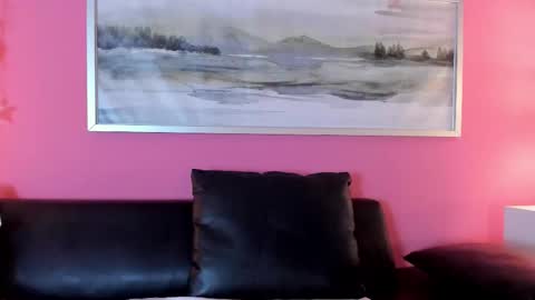 Snapshot of tiffanysuarez_ chatting on November 19, 2025, 8:31 pm Stefany Suarez online show from November 19, 2025, 8:31 pm