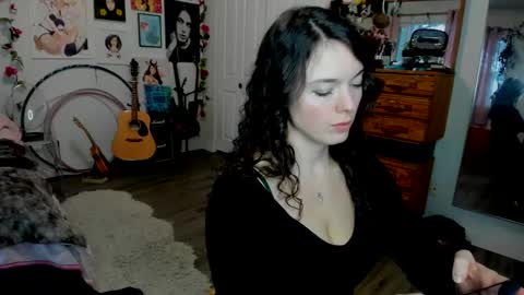 Snapshot of tiggerrosey chatting on February 8, 2025, 12:17 am All my Links online show from February 8, 2025, 12:17 am