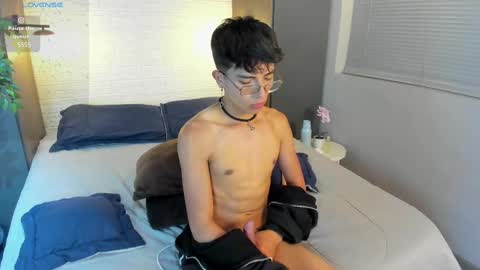 Snapshot of tim__fox chatting on February 5, 2025, 2:40 am Tim Fox online show from February 5, 2025, 2:40 am