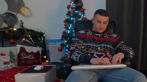 ask me online show from December 27, 2024, 7:35 pm