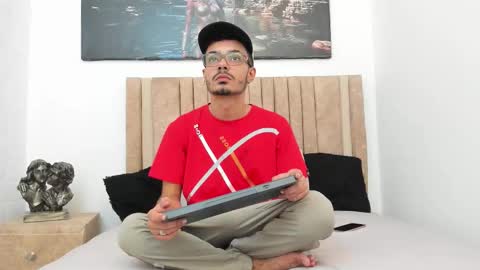 Evans  online show from November 1, 2025, 8:33 pm