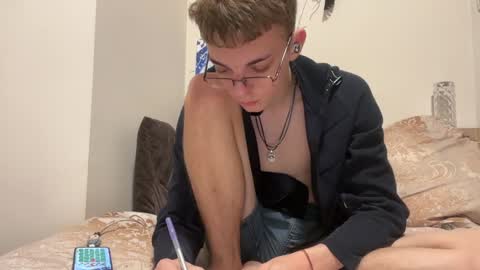 Snapshot of timveret chatting on December 10, 2024, 8:49 pm Wizard online show from December 10, 2024, 8:49 pm