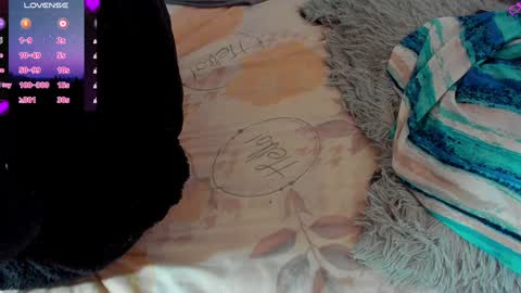 tina14vv online show from December 22, 2024, 4:17 pm