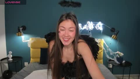 Tina  online show from October 25, 2025, 1:24 am