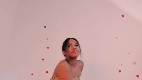 T I N A online show from September 10, 2025, 6:08 pm