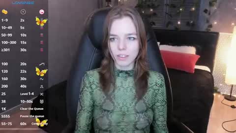 Snapshot of tina_tayllor chatting on December 1, 2024, 4:29 pm Tina Tayllor MY SHEDULEMondayTuesdaySaturdaySunday online show from December 1, 2024, 4:29 pm