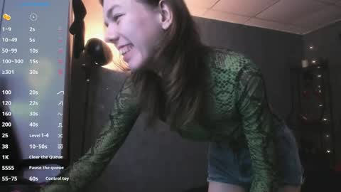 Snapshot of tina_tayllor chatting on December 3, 2024, 5:45 pm Tina Tayllor MY SHEDULEMondayTuesdaySaturdaySunday online show from December 3, 2024, 5:45 pm