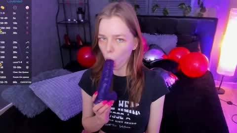 Snapshot of tina_tayllor chatting on February 19, 2025, 2:44 pm Tina Tayllor MY SHEDULEMondayTuesdaySaturdaySunday online show from February 19, 2025, 2:44 pm