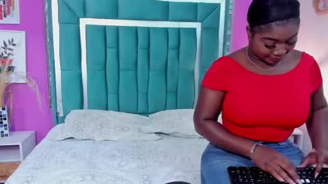 Snapshot of tinajones20 chatting on September 30, 2025, 12:43 pm Tina online show from September 30, 2025, 12:43 pm