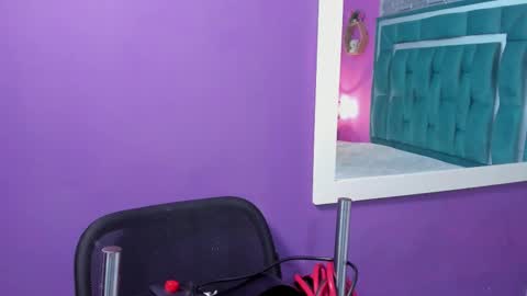 Snapshot of tinajones20 chatting on October 1, 2025, 12:44 pm Tina online show from October 1, 2025, 12:44 pm