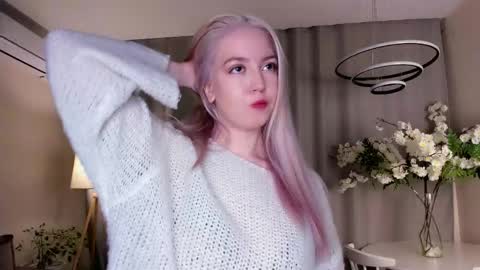 Snapshot of tinastevenson chatting on October 21, 2025, 9:48 pm Annie online show from October 21, 2025, 9:48 pm