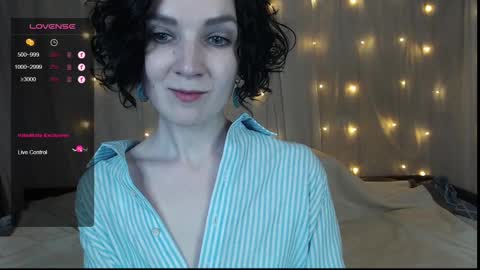 Snapshot of tinawincee chatting on December 19, 2024, 8:13 am Tina online show from December 19, 2024, 8:13 am